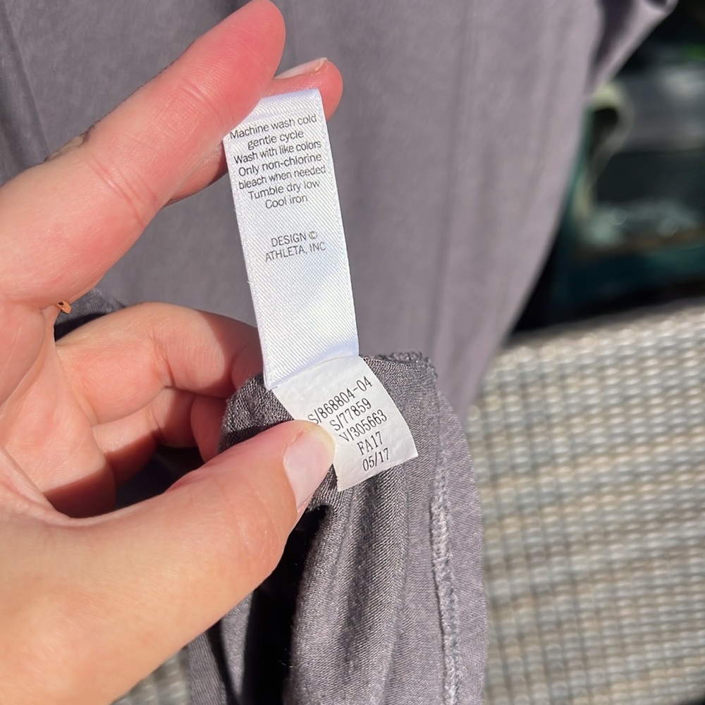 Athleta Threadlite ASYM Relaxed Asymmetrical Short Sleeve Jersey T-Shirt Small - Picture 15 of 15